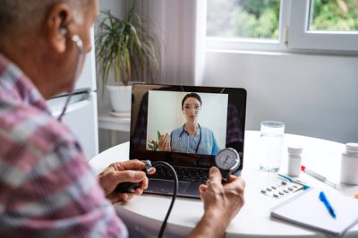 Remote monitoring of a patient&rsquo;s vital signs